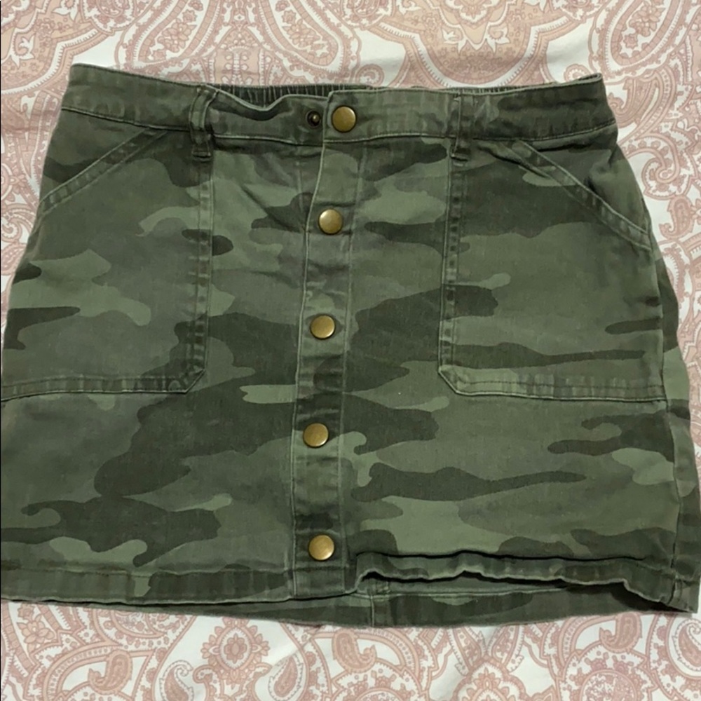 camel green skirt